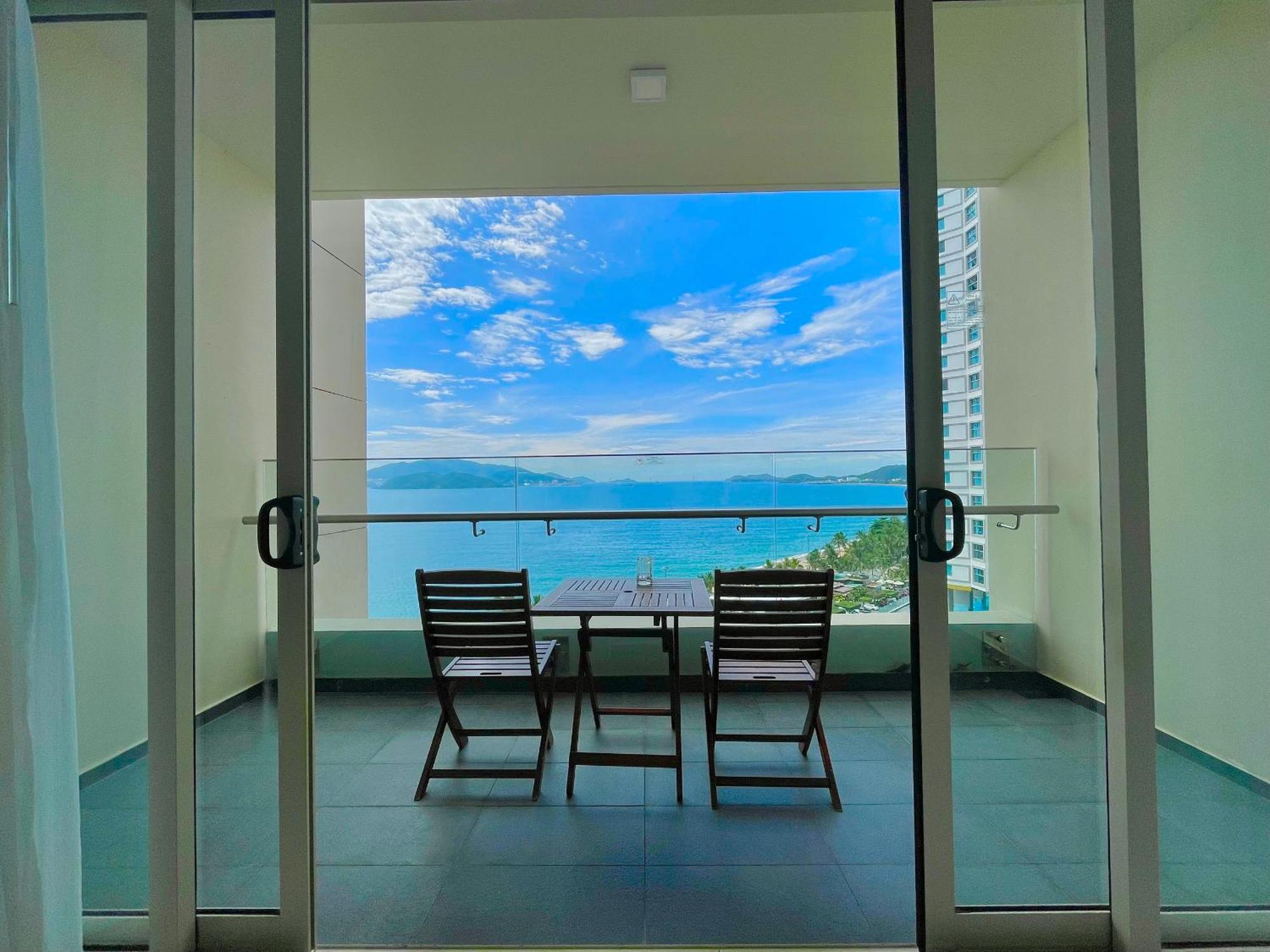 Sea View Luxury - Apartments Nha Trang Buitenkant foto
